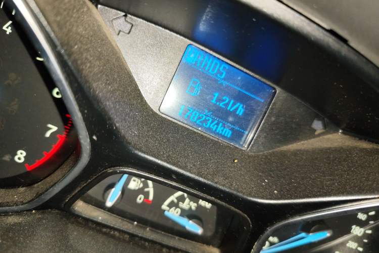 Used Ford Focus 2015 Hatchback 1.6L Automatic Fashion Edition
