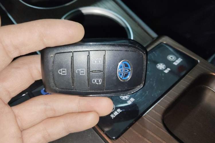 Used Toyota Sienna 2021 2.5L Hybrid Comfort Edition