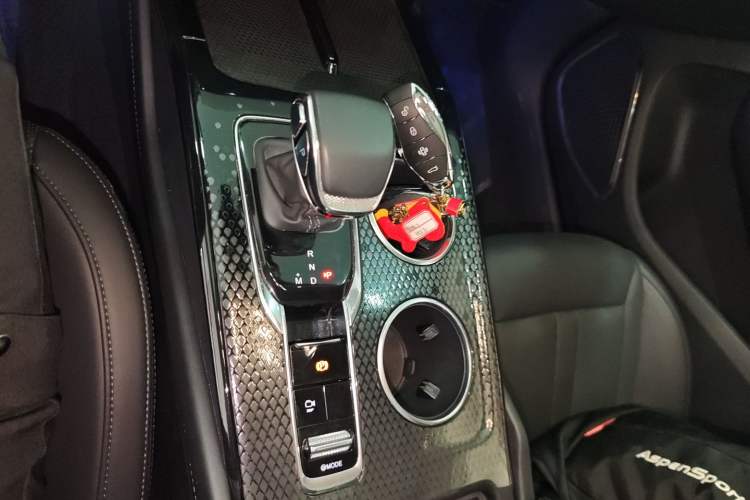 Used Hongqi HS3 2023 1.5T Two-Wheel Drive Shanwei Edition
