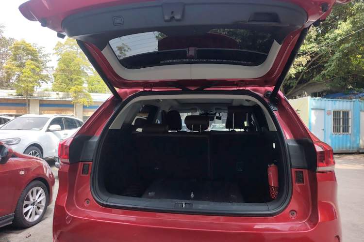 Used Wey VV6 2020 2.0T Two-Wheel Drive Smart Protection+ Trunk