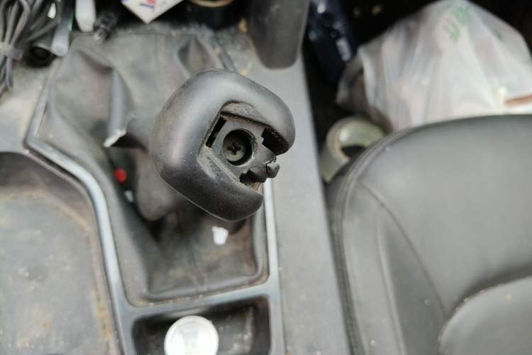 Used JMC Yuhu 5 2019 2.0T Diesel Manual Two-Wheel Drive Enhanced Version China VI Standard Long Wheelbase