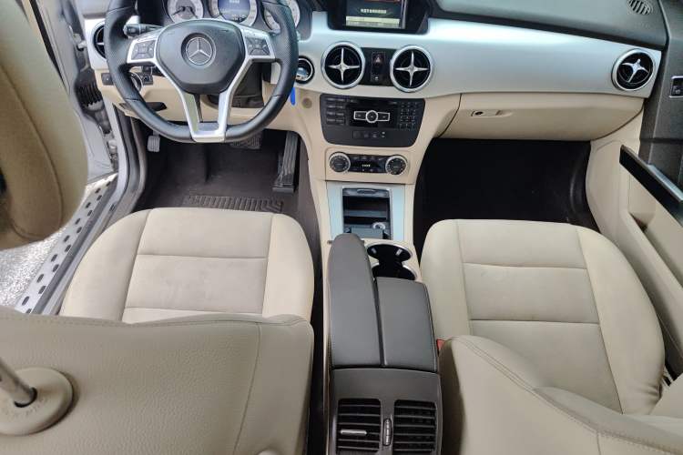 Used Mercedes-Benz GLK-Class 2014 GLK 200 Standard Model Center Console