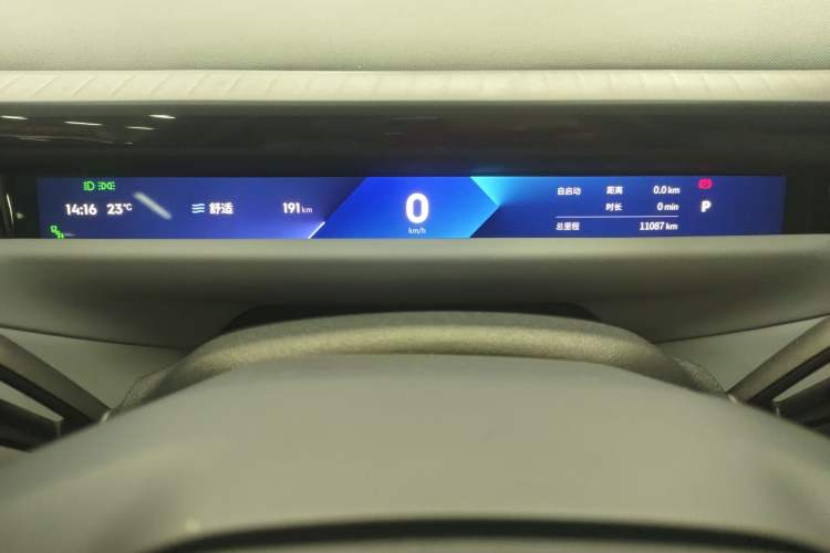 Used Lynk & Co Z10 2025 95 kWh 702 km All-Wheel Drive Intelligent Driving Ultra Instrument Cluster