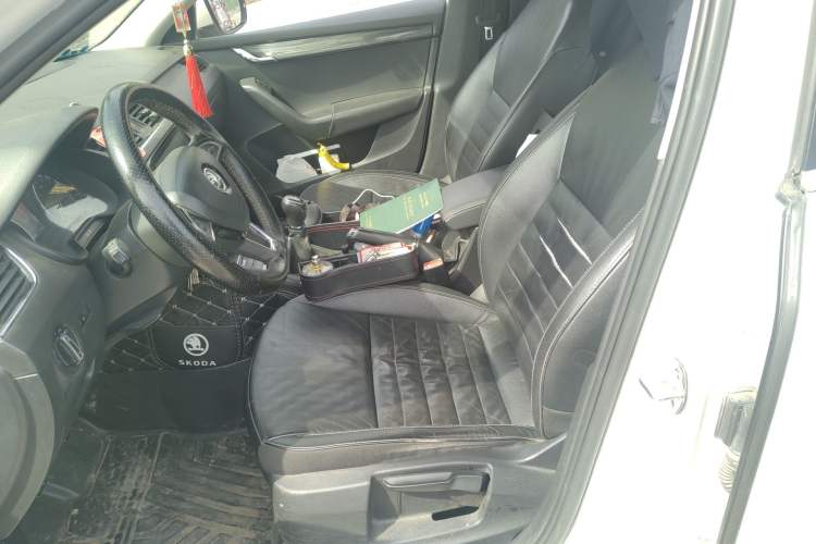 Used Skoda Octavia 2016 1.6L Manual Smart Drive Version Left Front Seat