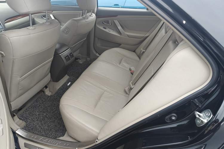 Used Toyota Camry 2013 200G Classic Luxury Edition
