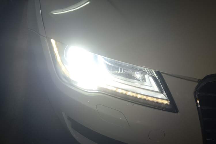 Used Audi A7 2013 35 FSI quattro Ambition Edition Right Front Headlight