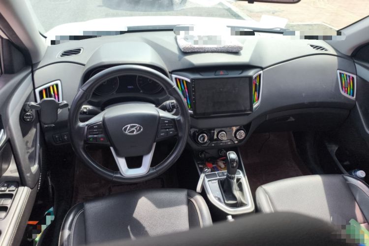 Used Hyundai ix25 2017 1.6L Automatic Smart Version Center Console