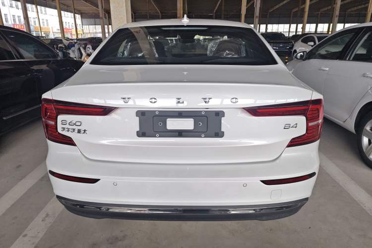 Used Volvo S60 2025 B4 Zhiyuan Luxury Edition
