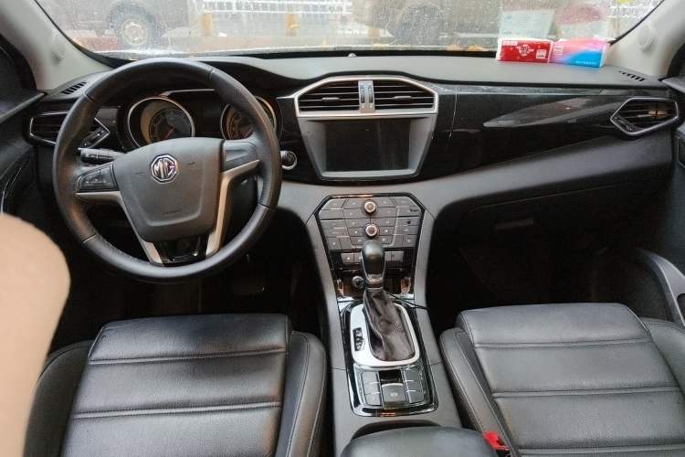 Used MG GS 2016 1.5TGI TST Luxury Edition Center Console