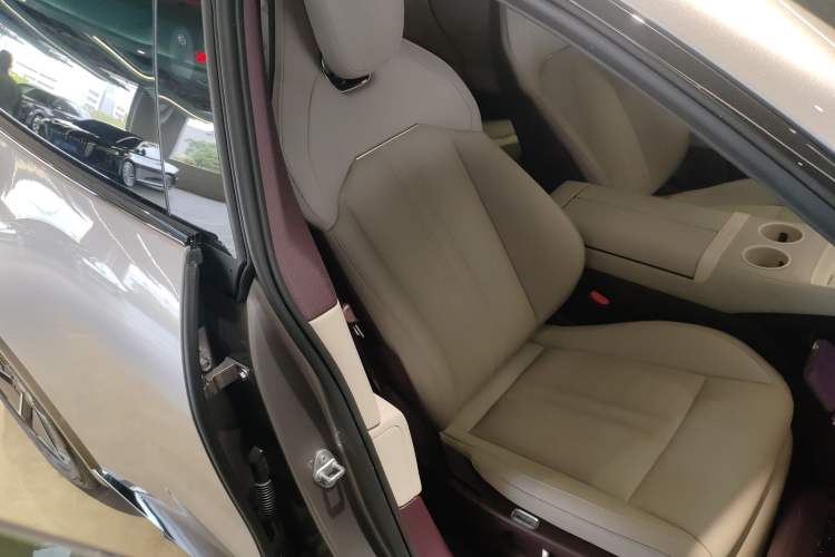 Used Xiaomi Auto YU7 2025 Ultra-Long Range Rear-Wheel Drive Version
