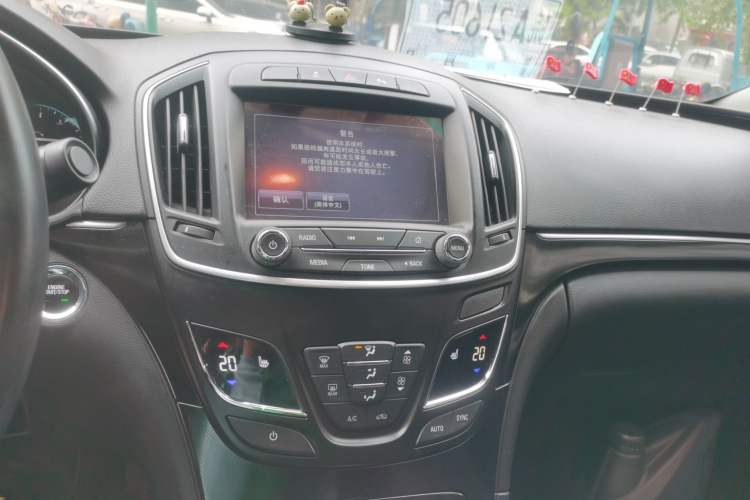 Used Buick Regal 2015 1.6T Elite Tech Model Audio And AC Panel