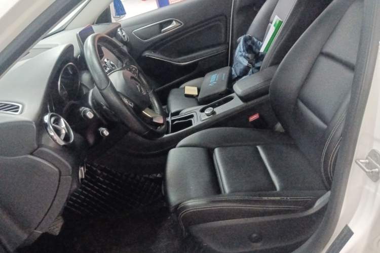 Used Mercedes-Benz GLA 2017 GLA 200 Sport Edition Left Front Seat