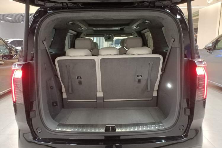 Used Zeekr 009 2024 7-Seater Walk-Through Version Four-Wheel Drive 108 kWh