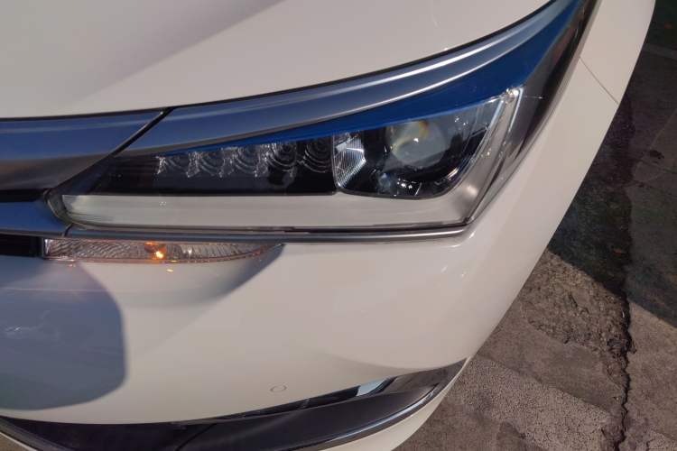 Used Toyota Corolla 2017 Revised Dual-Engine 1.8L E-CVT Elite Edition
