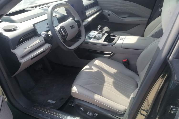 Used Geely Galaxy 8 2025 130km EM-P Starship Edition

