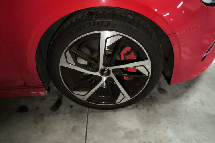 Used Audi S3 2019 S3 2.0T Limousine Right Front Wheel Hub