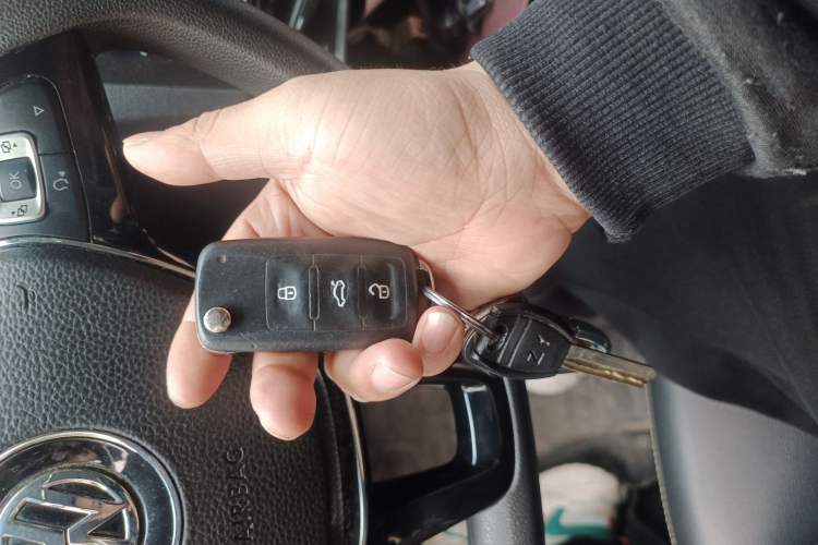 Used Volkswagen Santana 2016 1.6L Manual Comfort Edition
