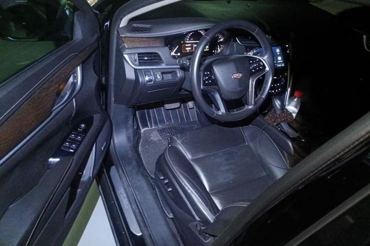 Used Cadillac XTS 2018 28T Elite Edition Interior 3