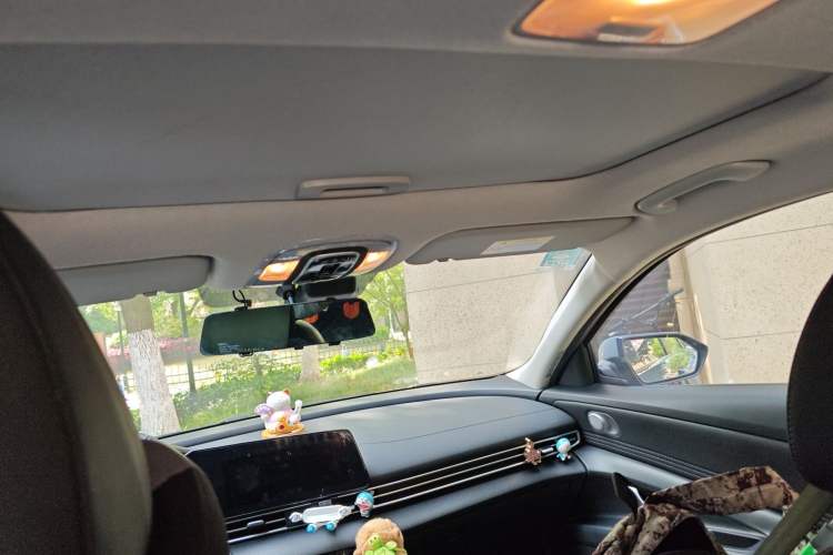 Used Hyundai Elantra 2021 1.5L CVT LUX Prestige Edition
