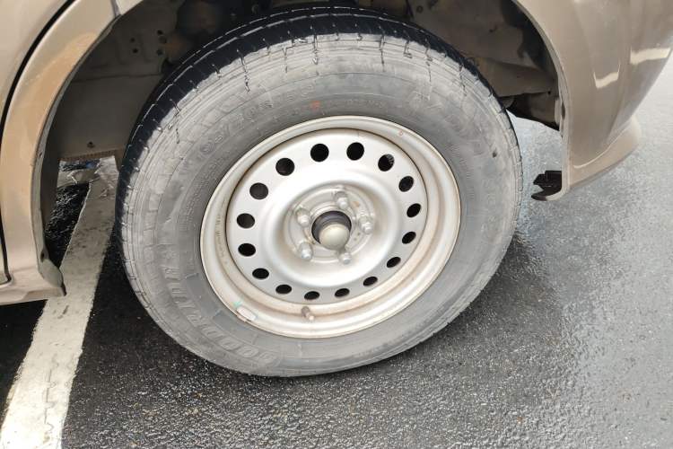 Used Foton Scenic G5 2020 2.0L Long-Wheelbase Flat-Roof 6-Seater Multi-Purpose Passenger Vehicle 1TZS