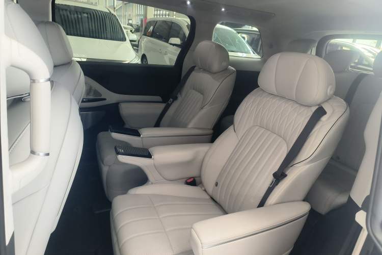 Used VOYAH Dream 2025 PHEV Four-Wheel-Drive Flagship Kunpeng Edition Left Rear Seat