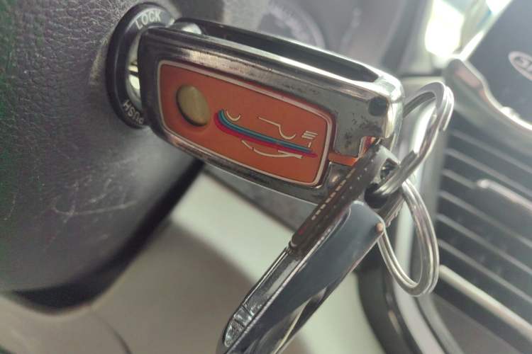 Used JAC Refine M4 2016 2.0L Manual Luxury Version