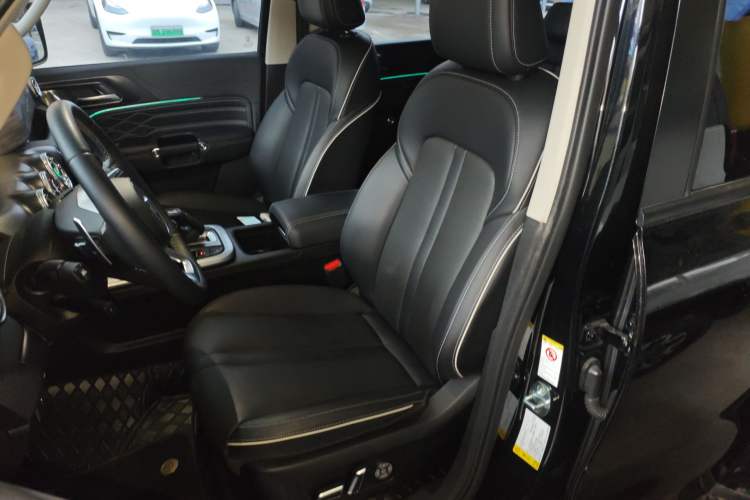 Used Tank 300 2021 City Edition 2.0T—Truly Stylish
