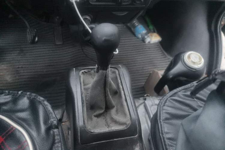 Used Wuling Rongguang 2017 1.5L Extended Basic Version Gear Lever