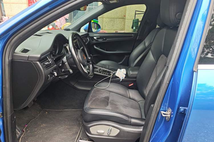 Used Porsche Macan 2018 Macan 2.0T Left Front Seat