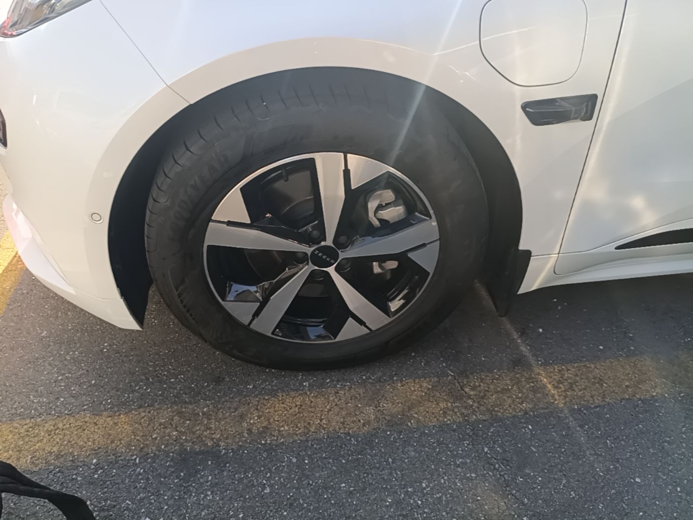Zeekr 001 2023 WE Edition 100 kWh — снимка 10