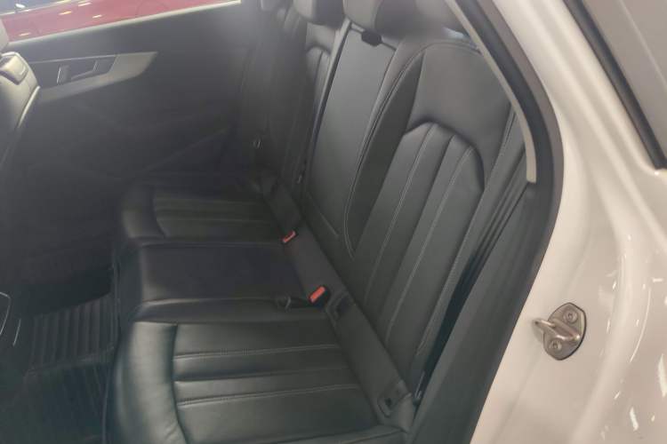 Used Audi A4L 2023 40 TFSI Fashion Dynamic Model
