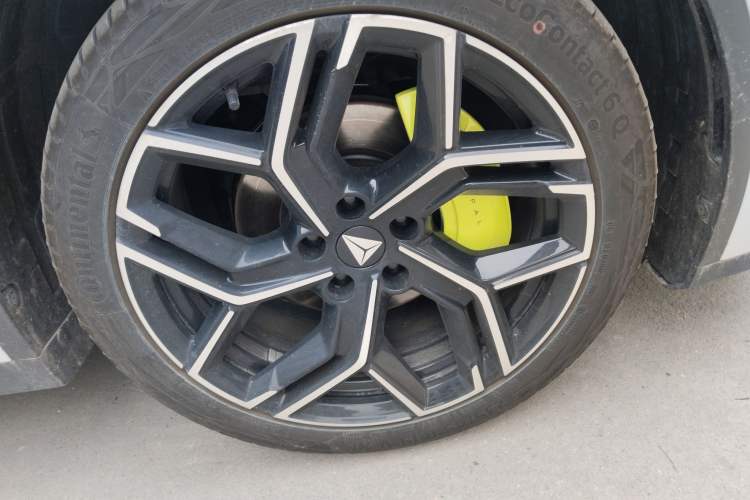 Used Deepal L06 2026 Model 560Ultra+ Laser Edition Right Front Wheel Hub