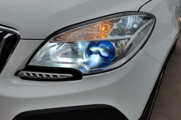 Used Buick Encore 2015 1.4T Automatic Two-Wheel Drive Urban Elite Version
