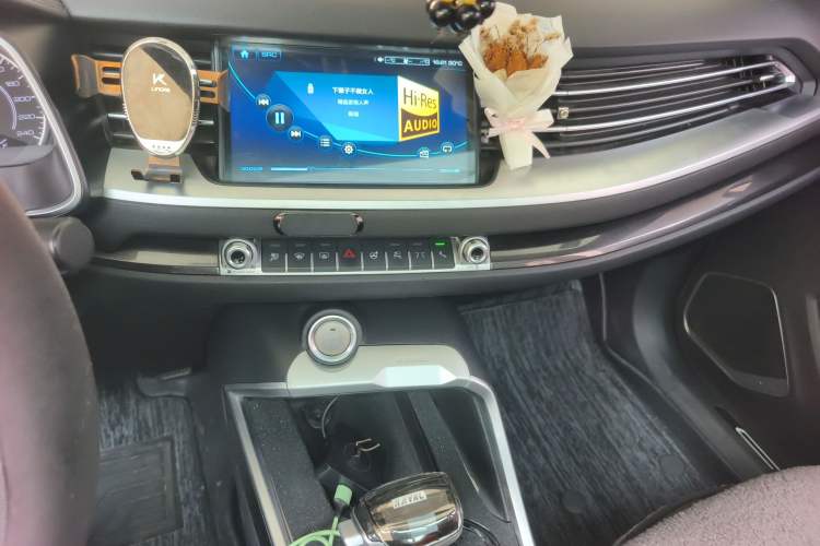 Used Haval H6 2019 Red Label 1.5 GDIT Automatic Luxury Smart Connectivity Edition Audio And AC Panel