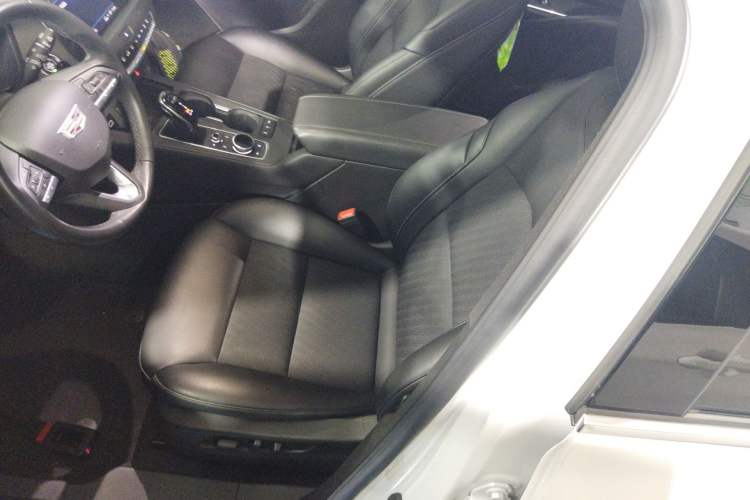 Used Cadillac XT4 2021 28T Two-Wheel Drive Tech Edition