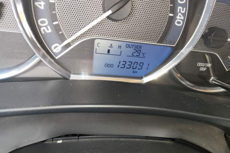 Used Toyota Levin 2016 1.6E Manual New Edition Odometer Close Up