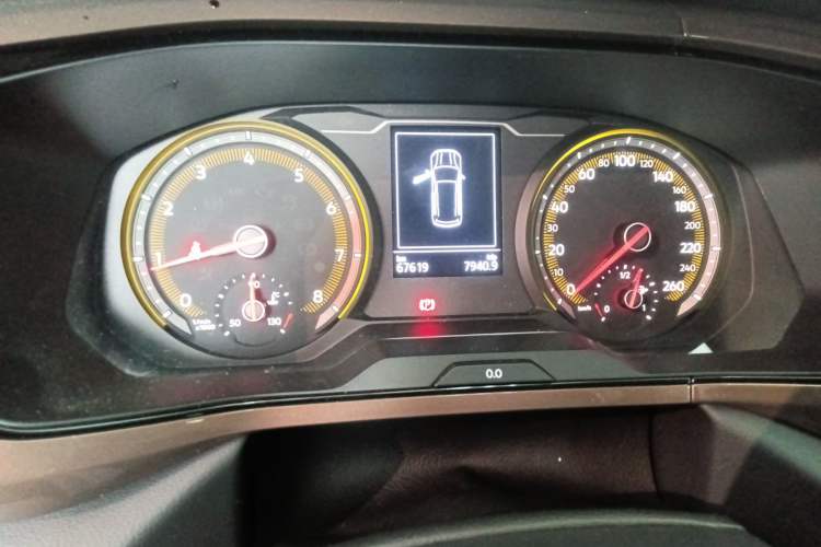 Used Volkswagen Tharu 2020 280TSI Two-Wheel Drive Comfort Edition China VI Standard Odometer Close Up