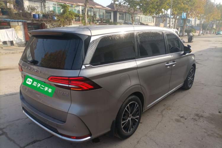 Used Roewe iMAX8 2023 400TGI Elite Edition
