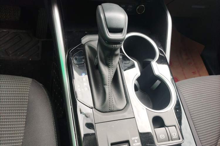 Used Toyota Highlander 2023 2.5L Smart Electric Hybrid Dual-Engine Two-Wheel Drive Elite Version 5 Seats
