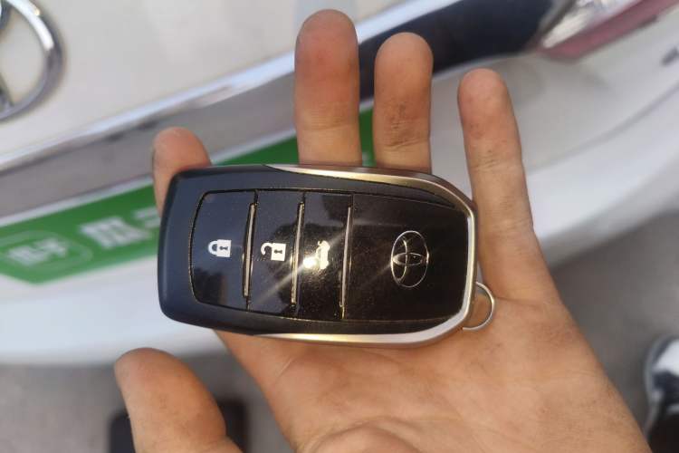 Used Toyota Corolla 2014 1.6L CVT GLX-i