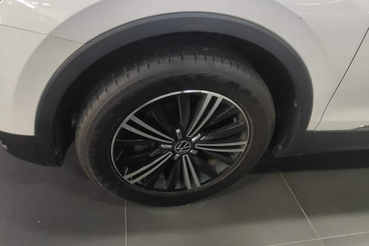 Used Volkswagen Tiguan L 2021 330TSI Automatic Two-Wheel Drive Smart Edition
