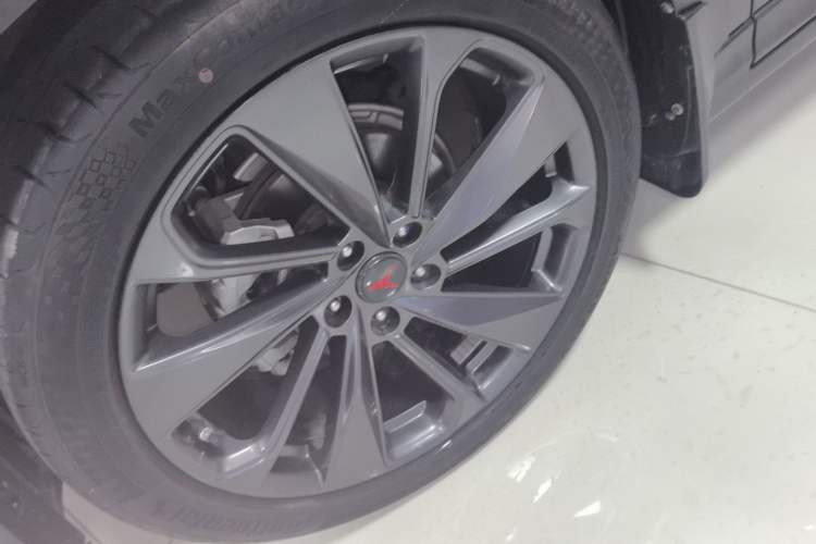 Used CHANGAN UNI-T 2020 1.5T Flagship Version Left Front Wheel Hub