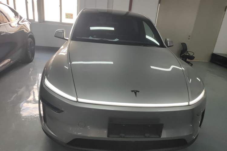 Used Tesla Model Y L 2025 Model Long-Range All-Wheel-Drive Version
