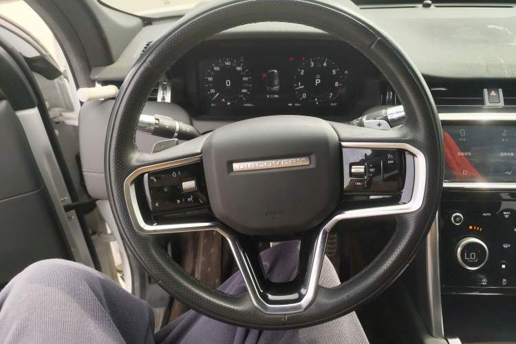 Used Land Rover Discovery Sport 2022 Revised Version 249 PS R-Dynamic S Performance Edition 5 Seats Steering Wheel