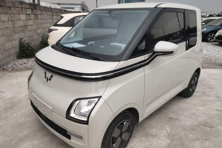 Used Wuling Air ev 2023 - Four Seats - Standard Edition