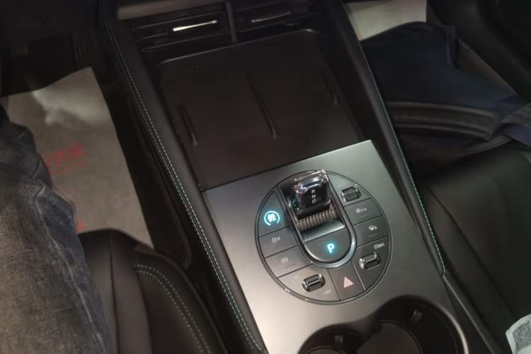 Used BYD Seal 06 New Energy 2024 DM-i 120KM Prestige Model Gear Lever