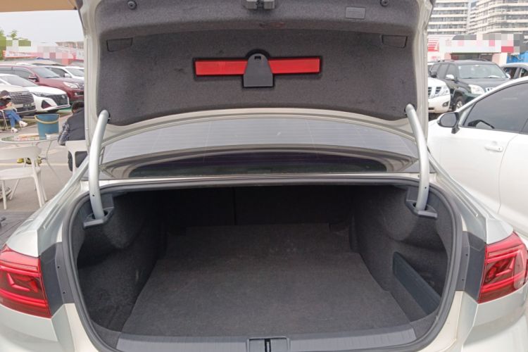 Used Volkswagen Magotan 2020 280TSI DSG Comfort Edition Trunk