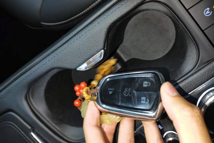 Used Cadillac XT4 2020 Revised Version 28T Two-Wheel Drive Leading Edition Vehicle Key