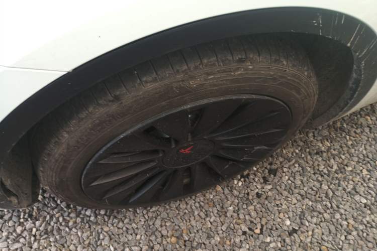 Used Tesla Model Y 2021 Long-Range All-Wheel-Drive Version 3D7 Exterior 4