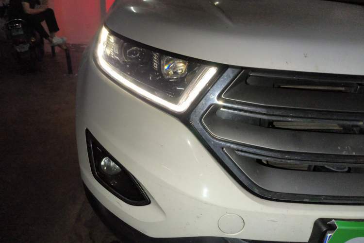 Used Ford Edge 2016 EcoBoost 245 Two-Wheel-Drive Titanium 7-Seater
